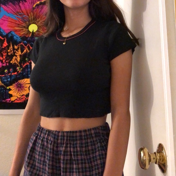 brandy melville cropped tee - Picture 2 of 3